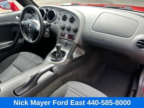 Used 2008 Pontiac Solstice Convertible w/ Convenience Package RWD image 31