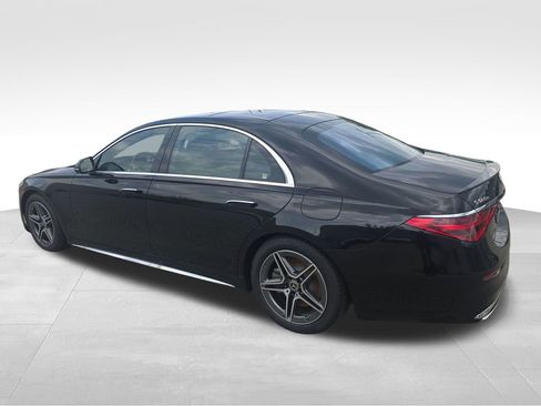 New 2026 Mercedes-Benz S 580e 4MATIC Sedan image 3