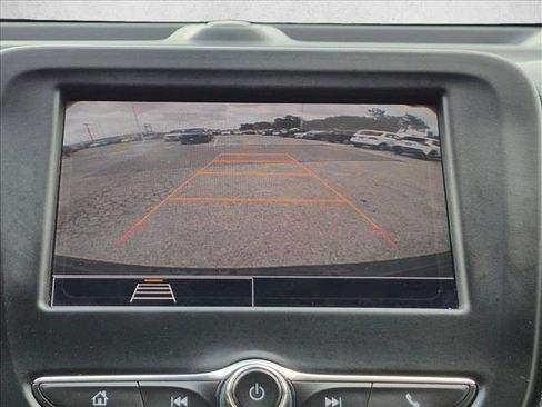 Used 2023 Chevrolet Equinox LS w/ LS Convenience Package FWD image 10