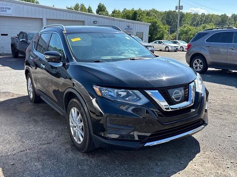 Used 2017 Nissan Rogue SV w/ Sun & Sound Touring Package FWD image 5