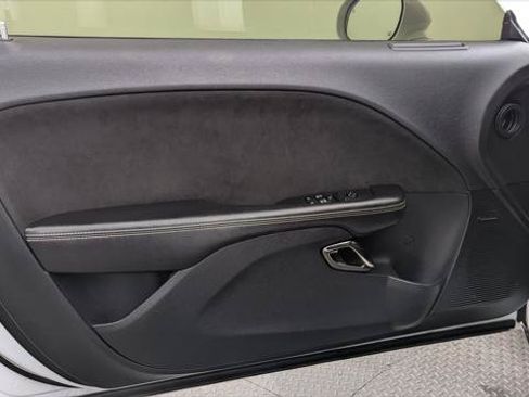 Used 2018 Dodge Challenger SRT Hellcat RWD image 13