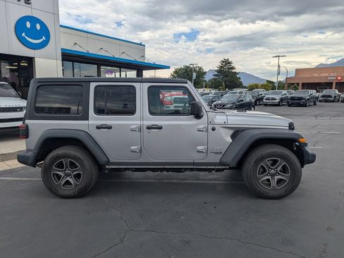 Used 2018 Jeep Wrangler Unlimited Sport S AWD/4WD image 2