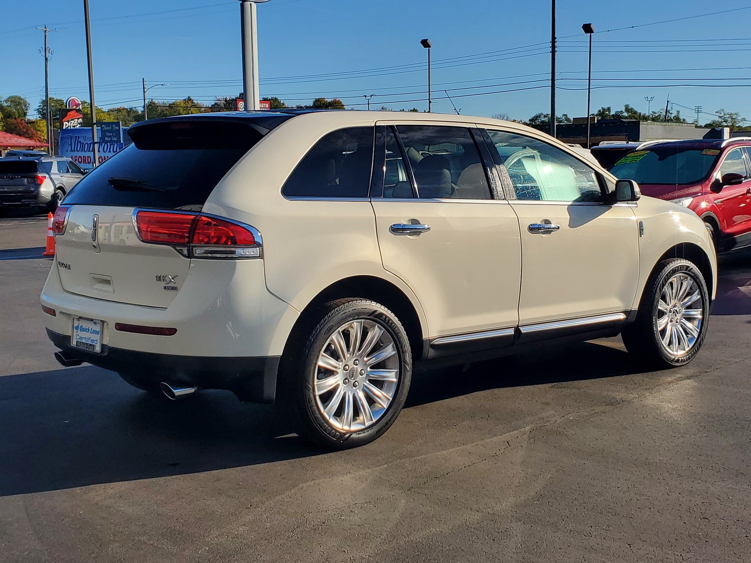 Used 2012 Lincoln MKX AWD image 4