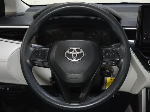 Used 2023 Toyota Corolla Cross L AWD/4WD image 25