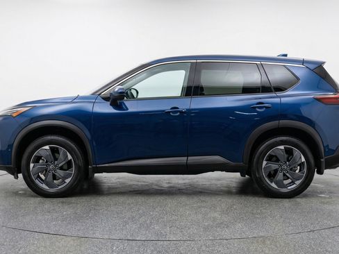Used 2025 Nissan Rogue SV image 5