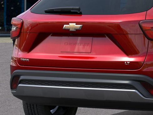 New 2026 Chevrolet Trax LT w/ Driver Confidence Package FWD image 14