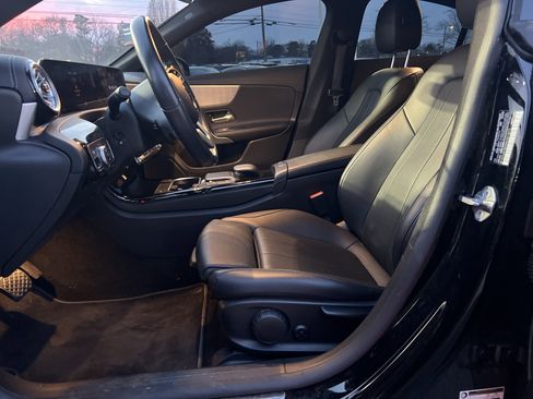 Used 2022 Mercedes-Benz CLA 250 4MATIC image 16