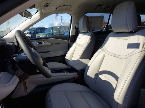 New 2026 Ford Explorer Active image 8