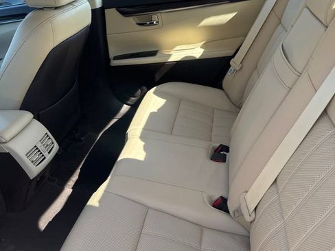 Used 2018 Lexus ES 350 w/ Luxury Package w/Wood Trim FWD image 4