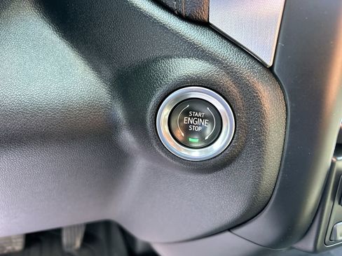 Used 2019 GMC Sierra 1500 SLE w/ SLE Value Package AWD/4WD image 16