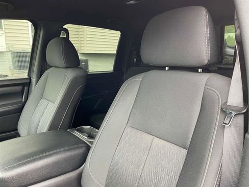 Used 2018 Nissan Titan SV w/ SV Convenience Package image 78