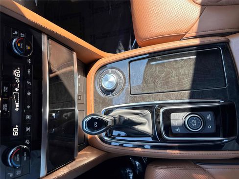 Used 2024 INFINITI QX80 Sensory AWD/4WD image 23