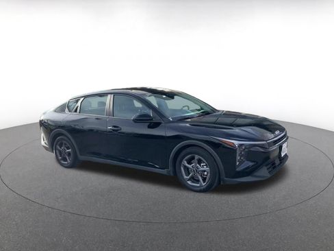 Used 2025 Kia K4 FWD image 2