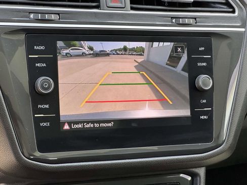 Certified 2024 Volkswagen Tiguan SE image 21