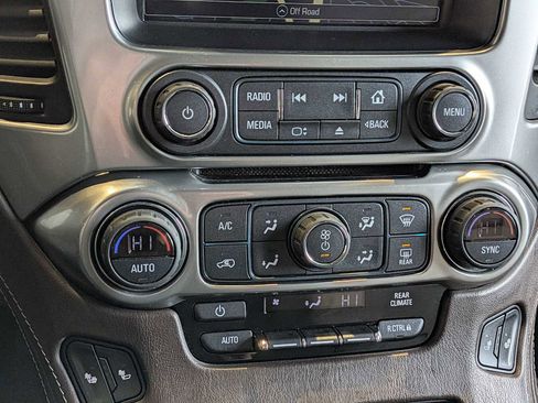 Used 2018 Chevrolet Suburban LT image 29