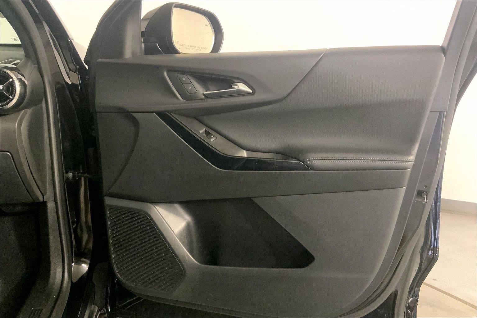 Used 2025 Chevrolet Equinox LT FWD image 25