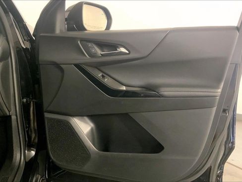 Used 2025 Chevrolet Equinox LT FWD image 25