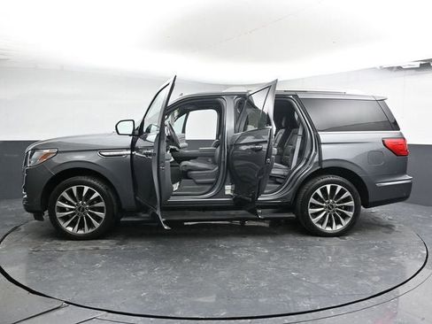Used 2021 Lincoln Navigator Reserve w/ Luxury Package image 38