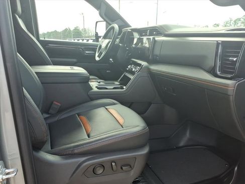 Used 2025 GMC Sierra 2500 AT4 w/ AT4 Premium Plus Package image 12