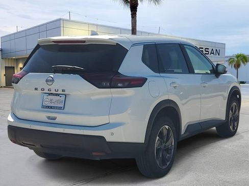 Used 2025 Nissan Rogue SV FWD image 6