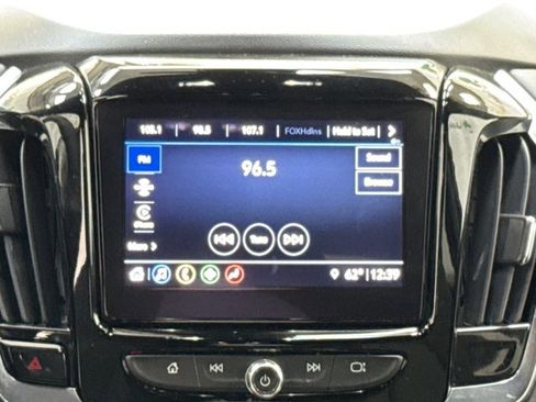 Used 2023 Chevrolet Traverse LT image 21