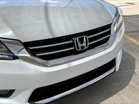 Used 2015 Honda Accord Sport image 30