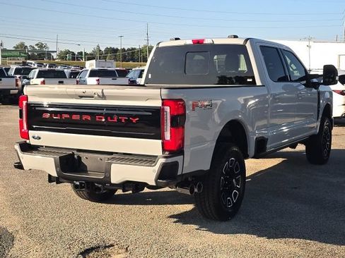 Used 2025 Ford F250 Platinum image 5