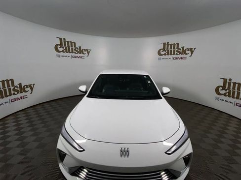 Used 2024 Buick Envista Preferred w/ Convenience I Package image 3