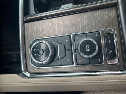 Used 2023 Ford Expedition Limited image 16