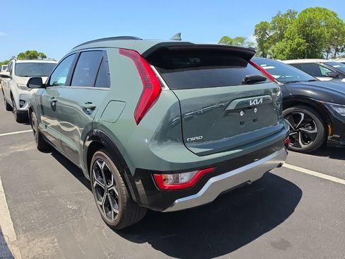 Certified 2025 Kia Niro EX Touring FWD image 11