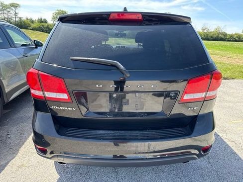 Used 2017 Dodge Journey GT w/ Driver Convenience Group FWD image 4