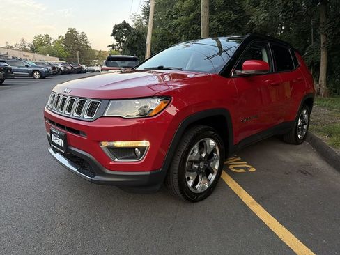 Used 2018 Jeep Compass Limited w/ Navigation Group AWD/4WD image 4