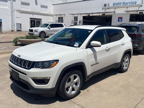 Used 2021 Jeep Compass Latitude w/ Convenience Group FWD image 1