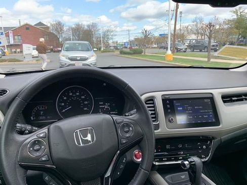 Used 2022 Honda HR-V EX-L image 16