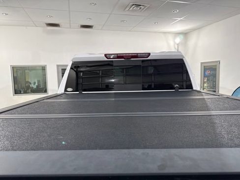 Used 2024 GMC Sierra 1500 AT4X AWD/4WD image 9