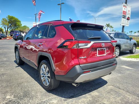 Used 2025 Toyota RAV4 Limited FWD image 9