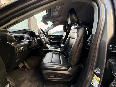 Used 2022 Ford Explorer XLT w/ Equipment Group 202A AWD/4WD image 21