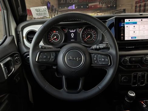Used 2025 Jeep Wrangler Unlimited Sport AWD/4WD image 30