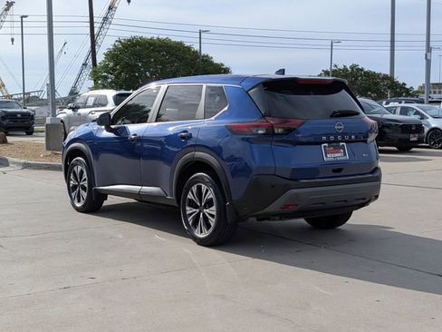Used 2023 Nissan Rogue SV image 9