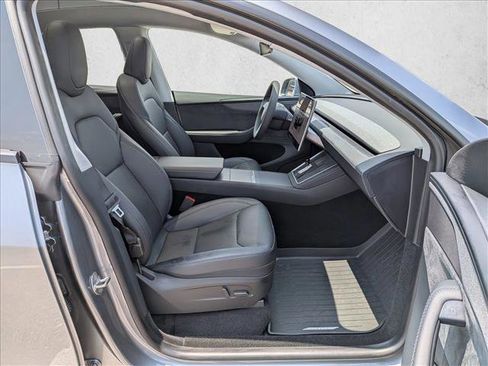 Used 2026 Tesla Model Y 2WD image 21
