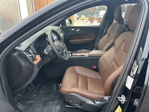Certified 2025 Volvo XC60 B5 Plus image 17