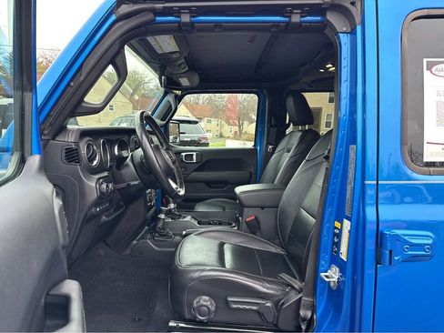 Used 2021 Jeep Wrangler Unlimited Sahara w/ Cold Weather Group image 11