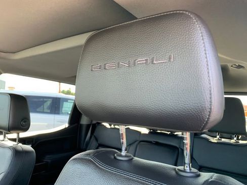 Used 2020 GMC Sierra 1500 Denali w/ Denali Ultimate Package AWD/4WD image 24