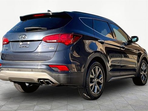 Used 2017 Hyundai Santa Fe Sport image 2
