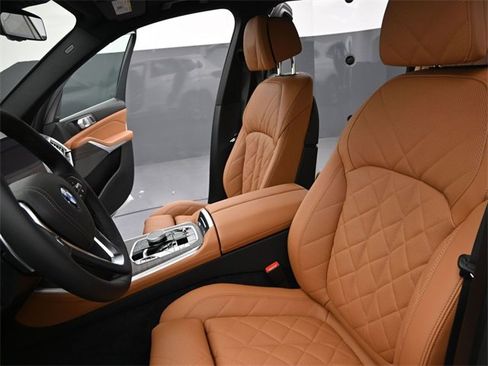 New 2026 BMW X5 xDrive50e image 13