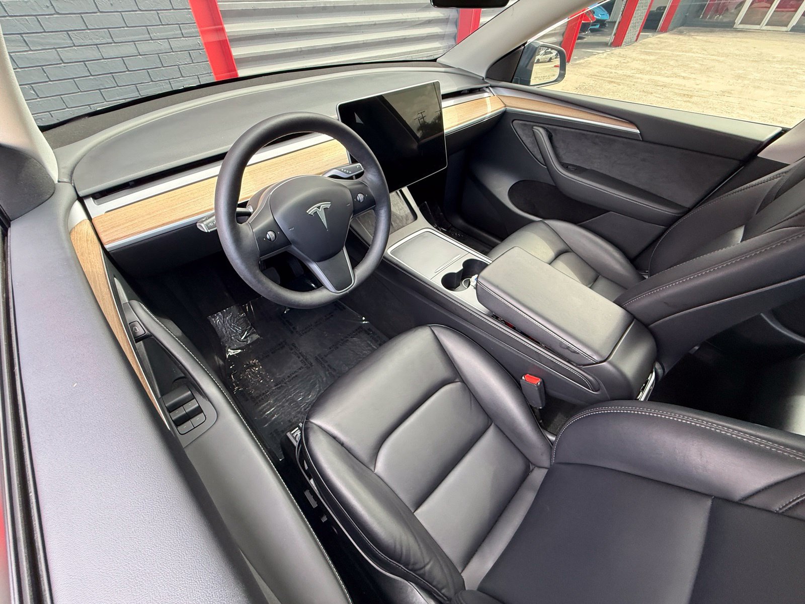 Used 2023 Tesla Model Y 2WD image 27