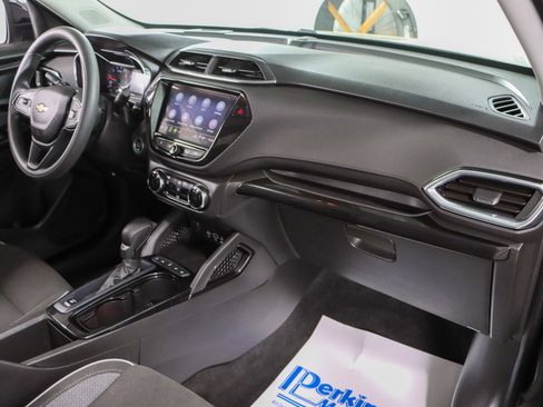 Used 2021 Chevrolet TrailBlazer LT w/ Convenience Package image 26