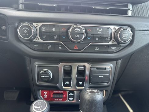 New 2026 Jeep Wrangler Rubicon AWD/4WD image 15
