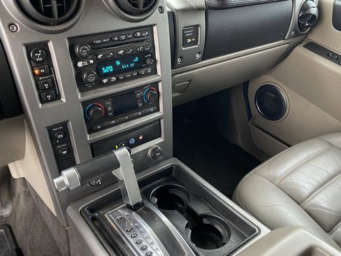 Used 2003 HUMMER H2 w/ Preferred Equipment Group image 11