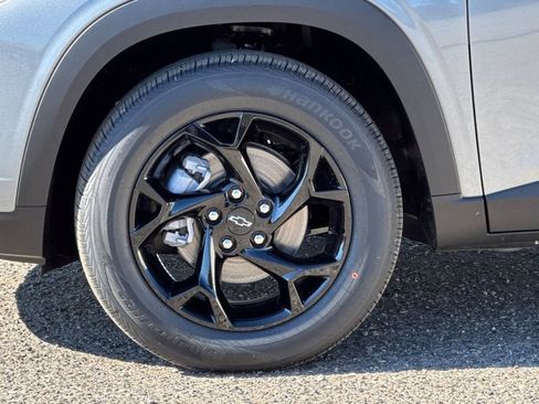 New 2026 Chevrolet Trax LT w/ Sunroof Package image 25